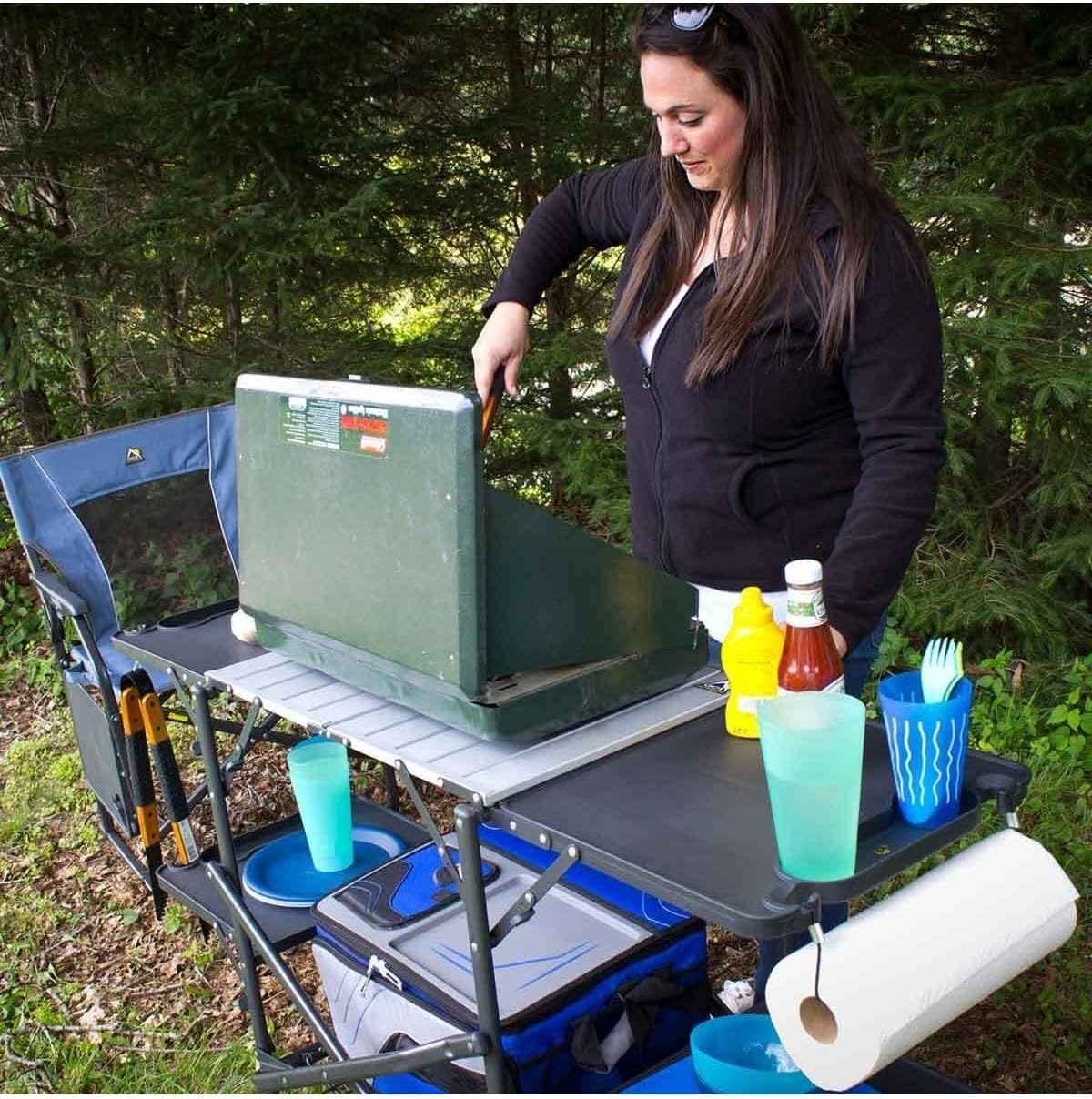 Slim-Fold Cook Station Portabl - Camping Cooking Table With Storage recension och pris